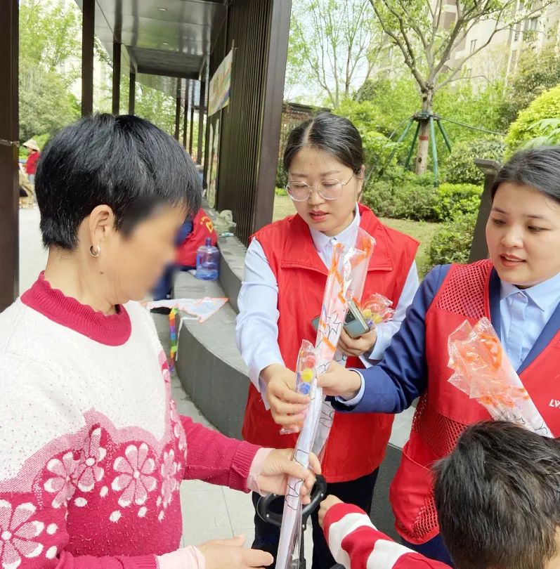 起风了，小风筝！