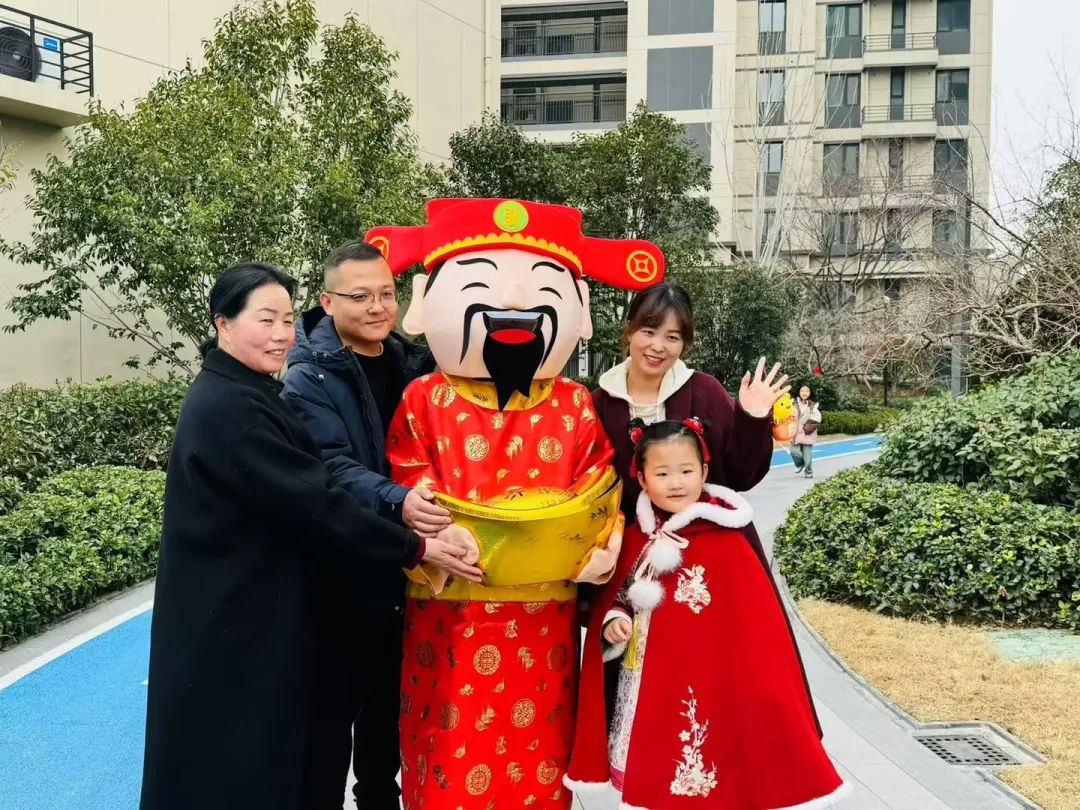 春节里的绿都物业：以爱之名，温暖相伴