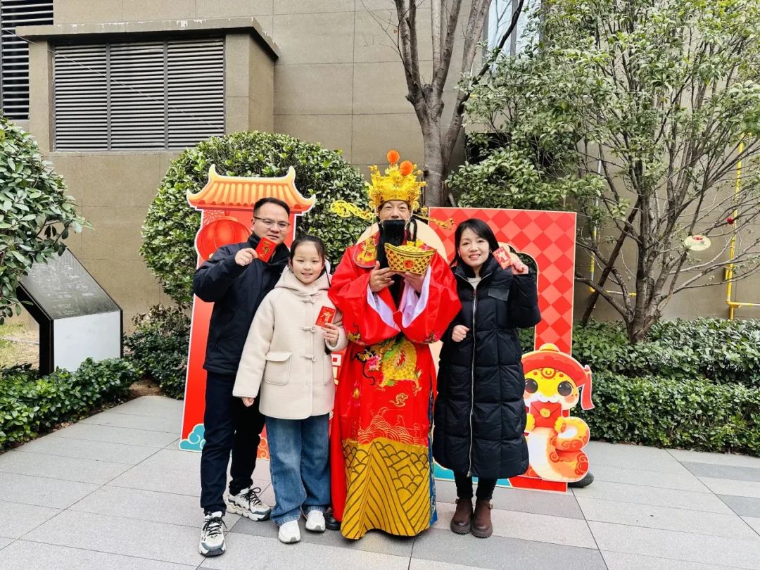 春节里的绿都物业：以爱之名，温暖相伴