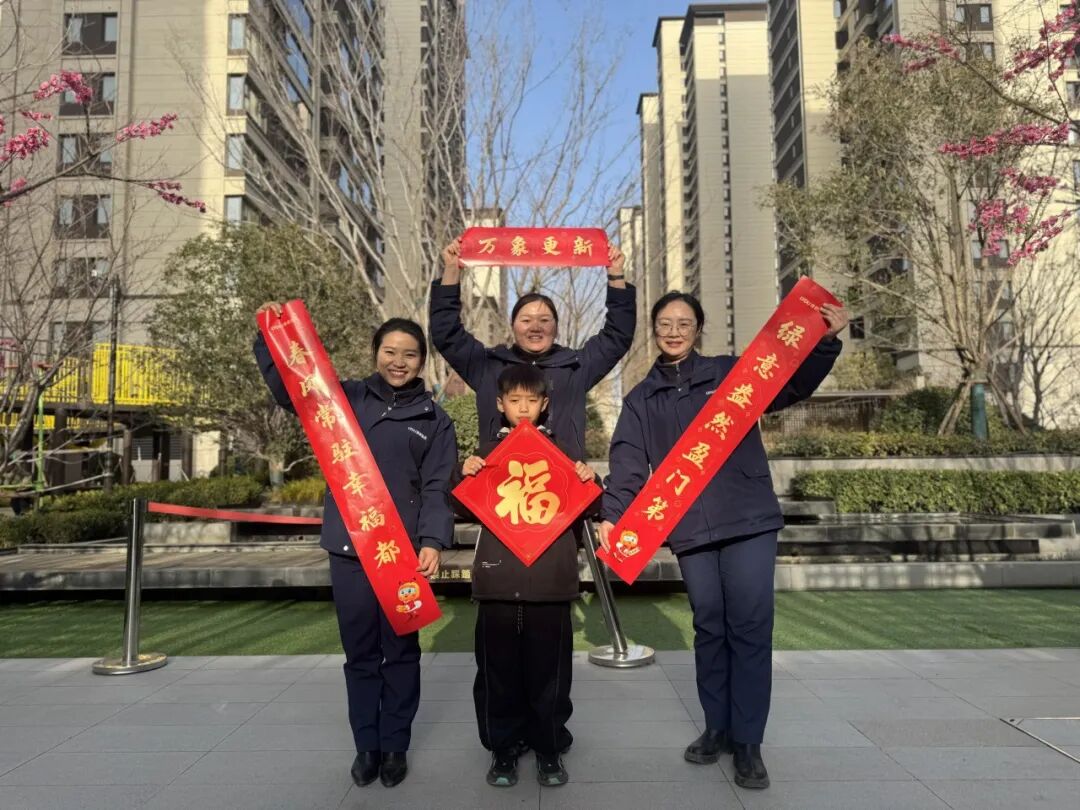 一盏灯亮起，满园糖甜开