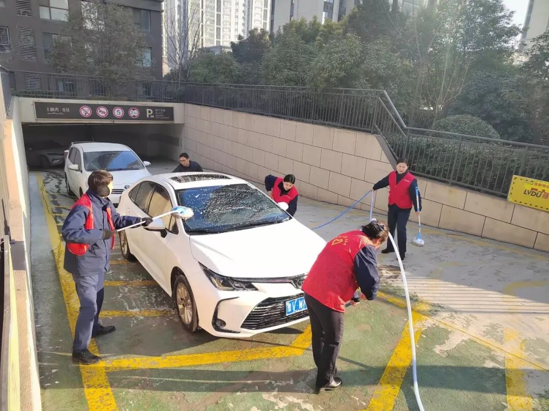 一盏灯亮起，满园糖甜开