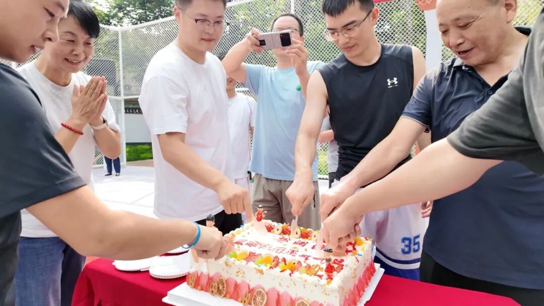 「篮」不住的热爱！绿都澜湾篮球社正式成团