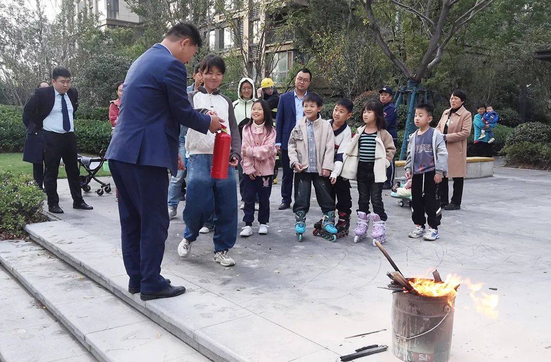 求援、灭火、急救……消防演练进园区，全民共筑“防火墙”